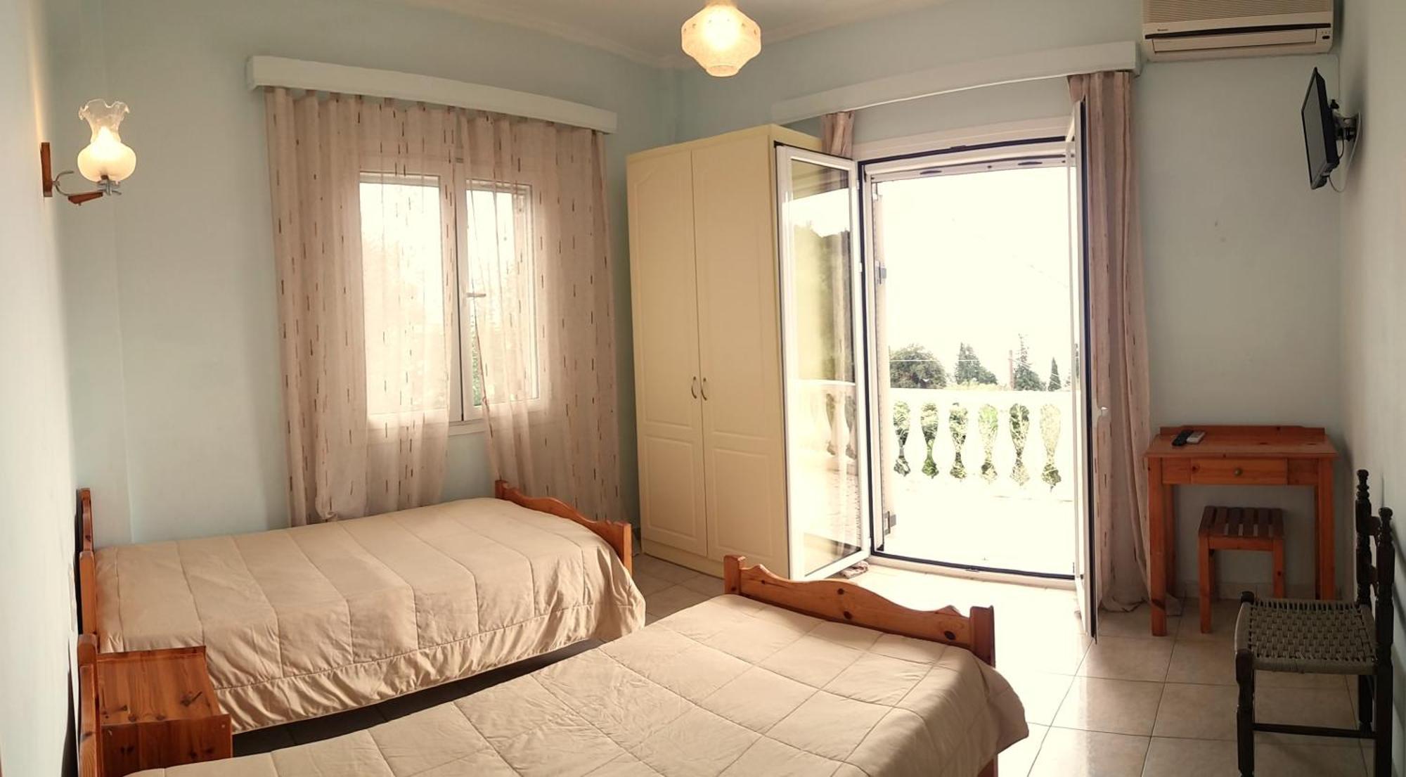 Apostolos & Eleni Family Apartments เปรามา ภายนอก รูปภาพ