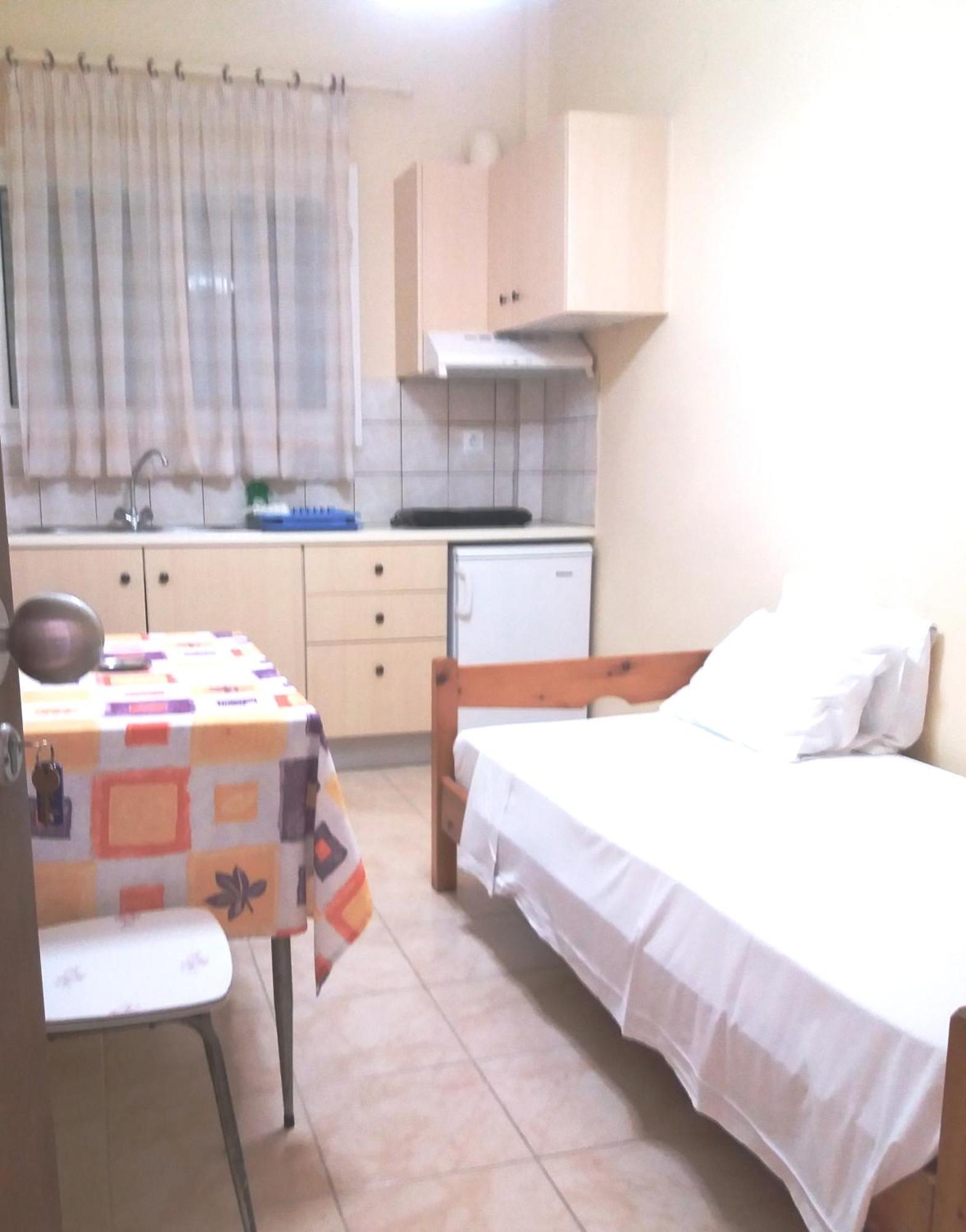 Apostolos & Eleni Family Apartments เปรามา ภายนอก รูปภาพ