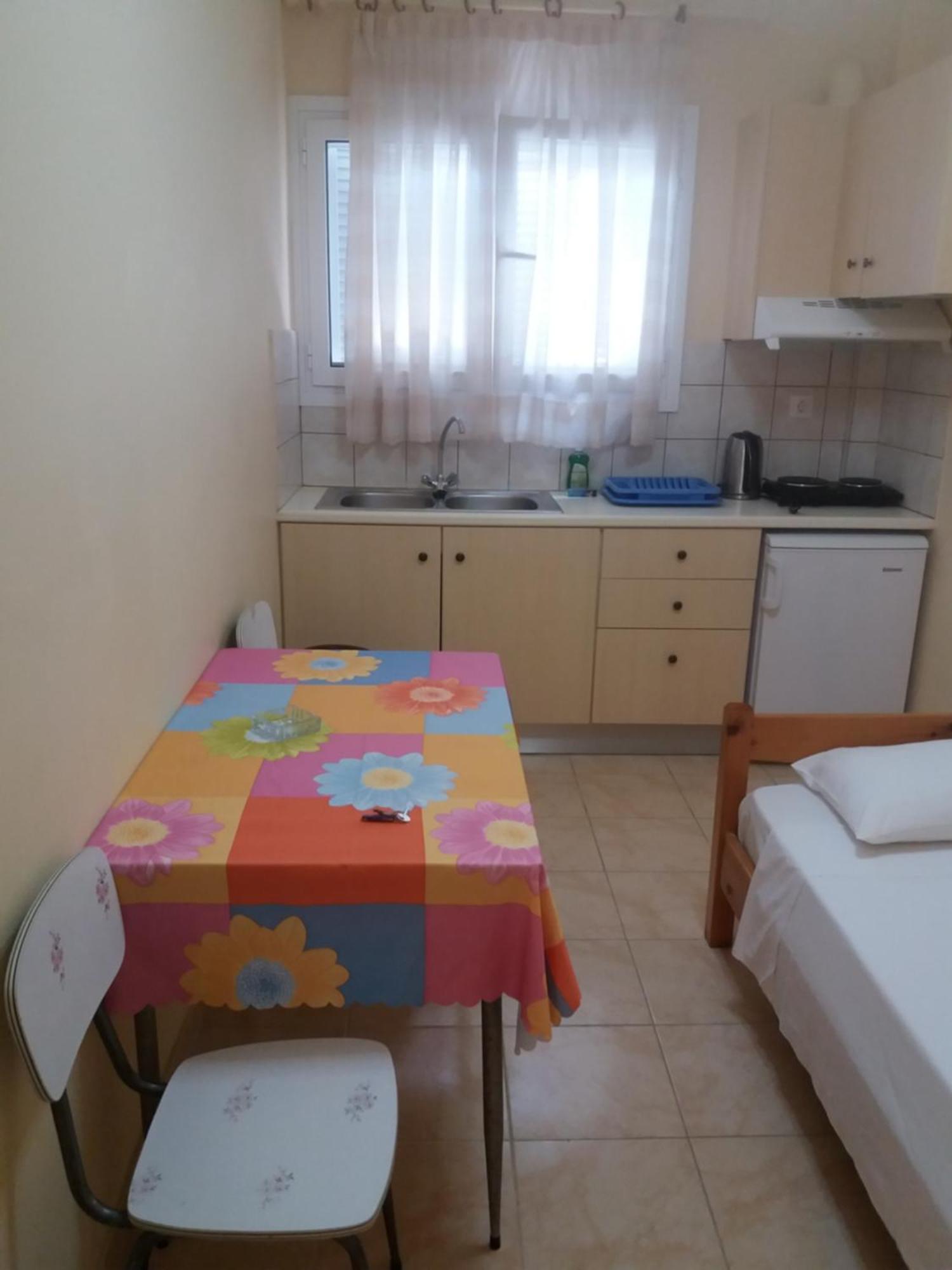 Apostolos & Eleni Family Apartments เปรามา ภายนอก รูปภาพ